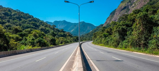 Quando Utilizar um Poste Reto de Aço